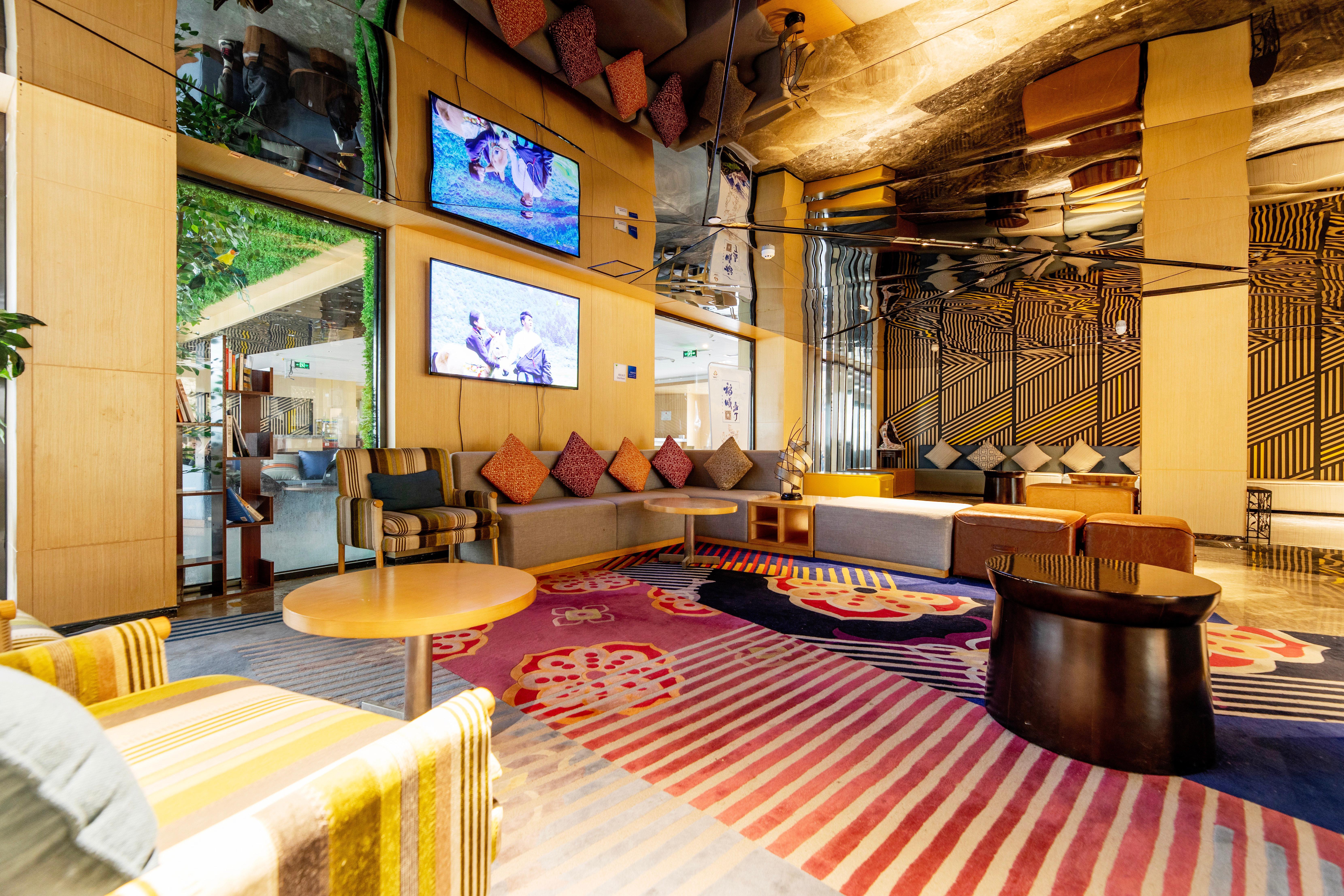 Holiday Inn Express Daocheng Yading Exterior foto